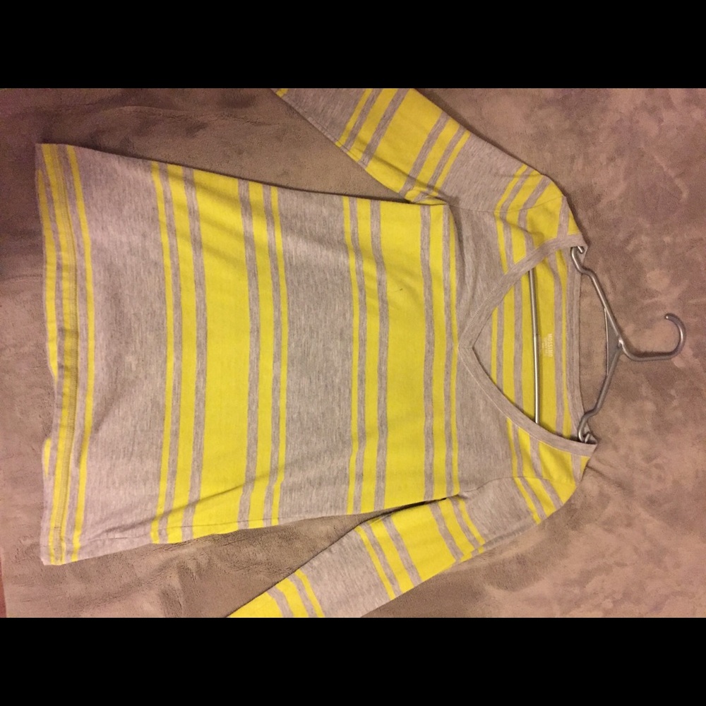 Long sleeve tee v neck